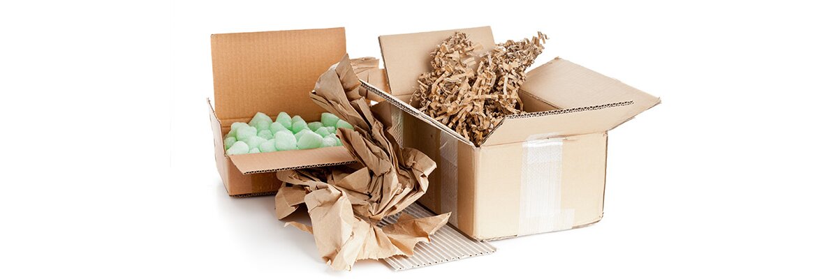 Paketinhalt mit Polsterchips polstern und schützen - Verpackungsratgeber » Paketinhalt mit Polsterchips schützen